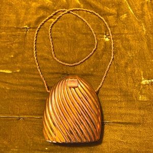 Vintage 1970s DELILL Gold Shell Clutch Crossbody Convertible Lined Hard Purse